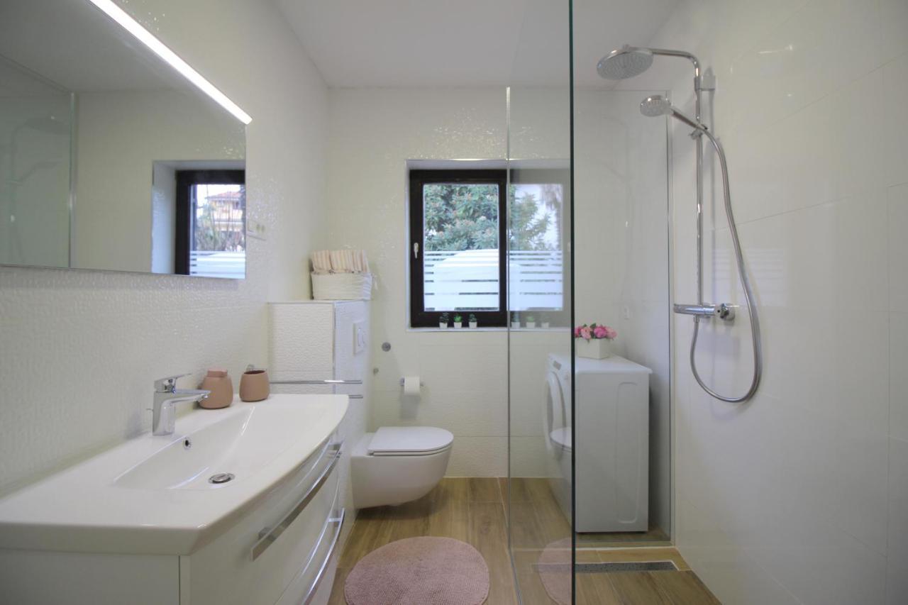 Apartments Sabina Πόρετς Εξωτερικό φωτογραφία