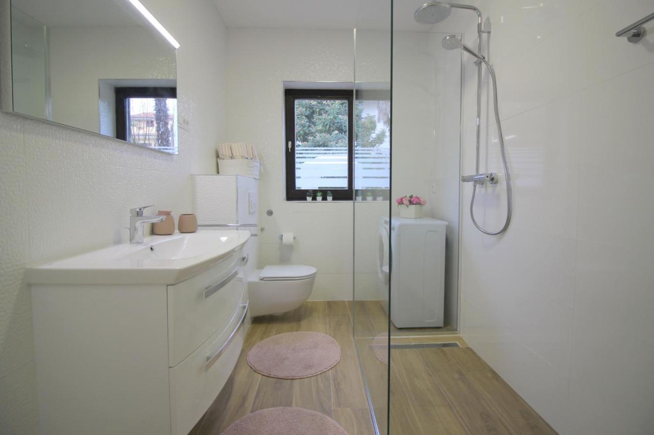 Apartments Sabina Πόρετς Εξωτερικό φωτογραφία