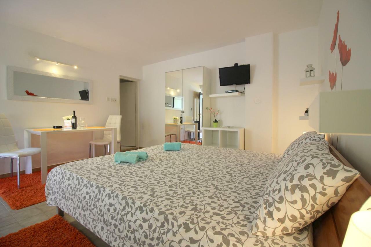 Apartments Sabina Πόρετς Εξωτερικό φωτογραφία