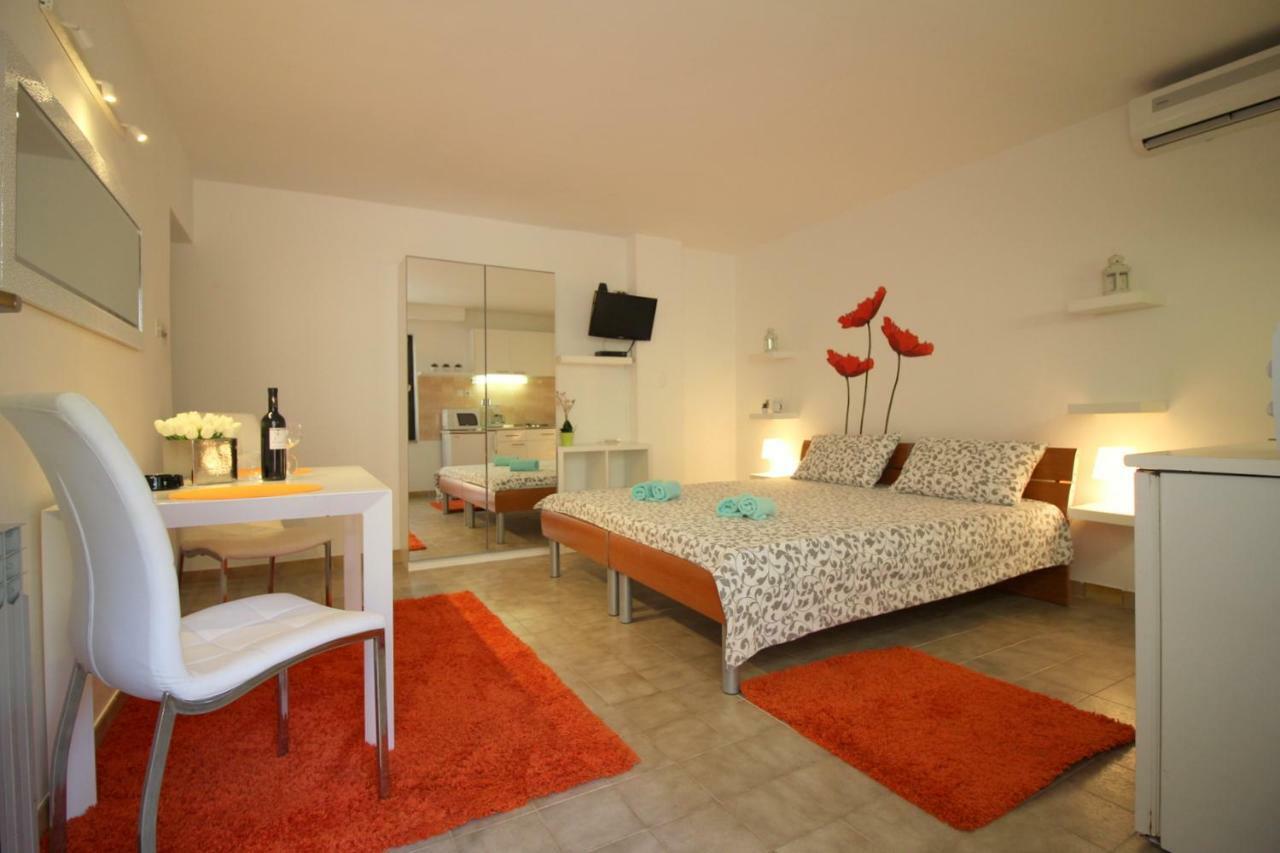 Apartments Sabina Πόρετς Εξωτερικό φωτογραφία