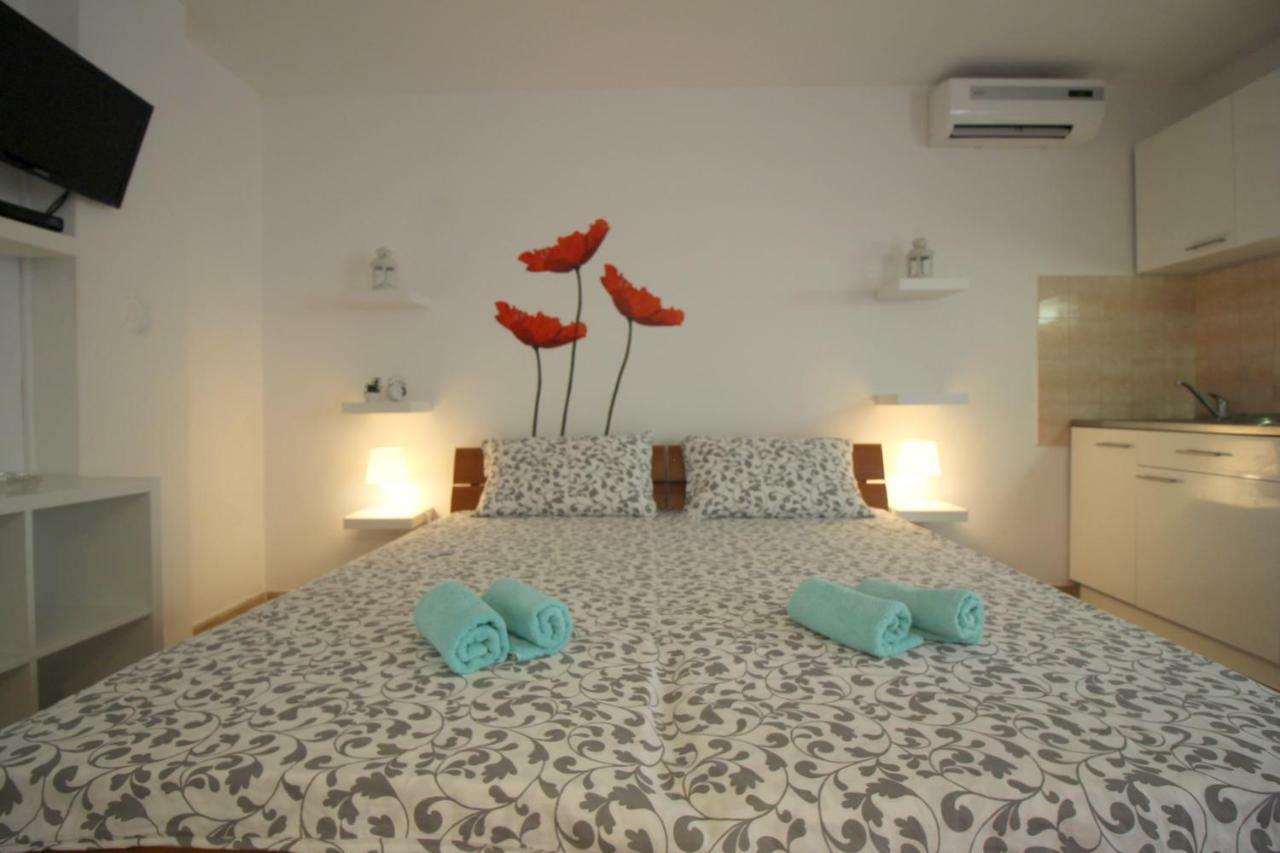 Apartments Sabina Πόρετς Εξωτερικό φωτογραφία