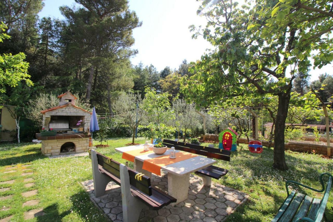 Apartments Sabina Πόρετς Εξωτερικό φωτογραφία