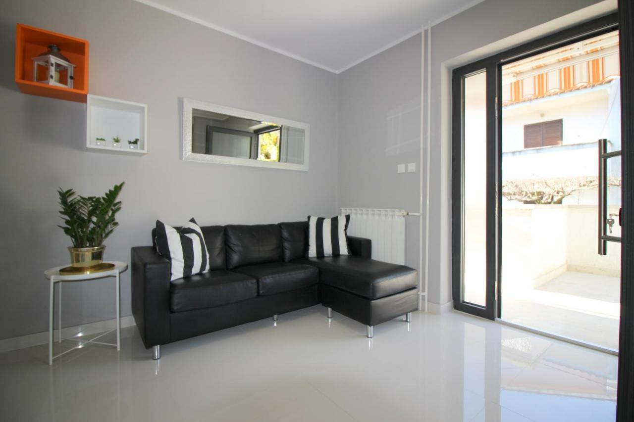 Apartments Sabina Πόρετς Εξωτερικό φωτογραφία