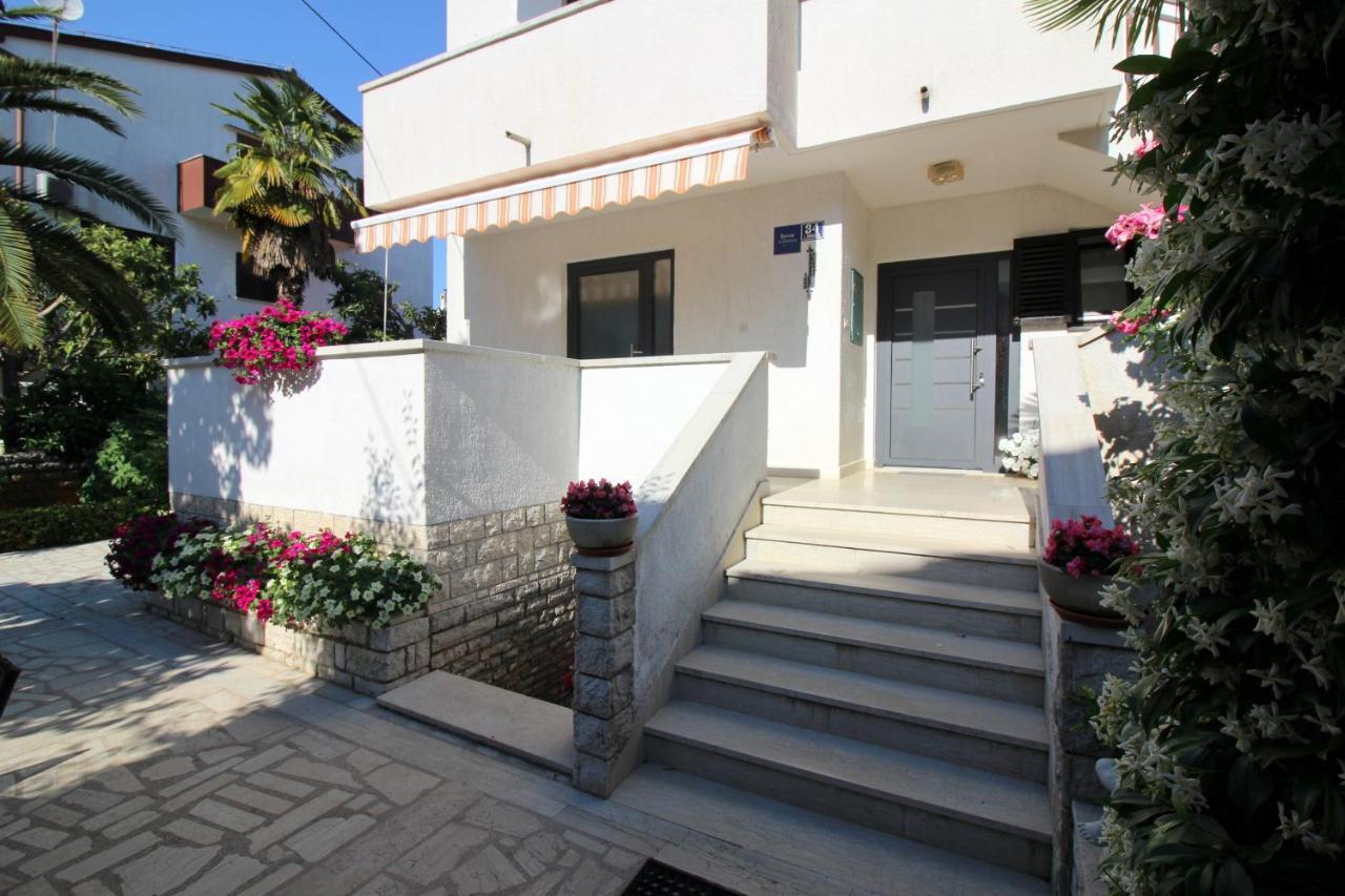 Apartments Sabina Πόρετς Εξωτερικό φωτογραφία